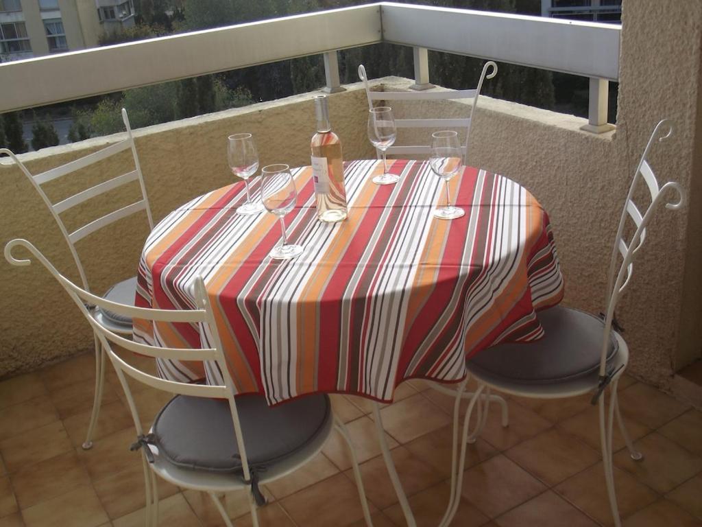 Appartement Spacieux Et Calme Classe 4 Etoiles, A 300M De La Mer Sainte-Maxime Kültér fotó