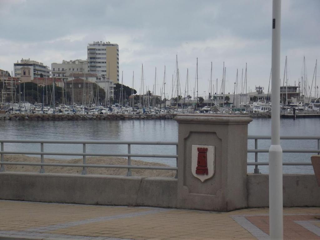 Appartement Spacieux Et Calme Classe 4 Etoiles, A 300M De La Mer Sainte-Maxime Kültér fotó
