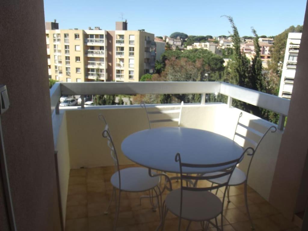Appartement Spacieux Et Calme Classe 4 Etoiles, A 300M De La Mer Sainte-Maxime Kültér fotó